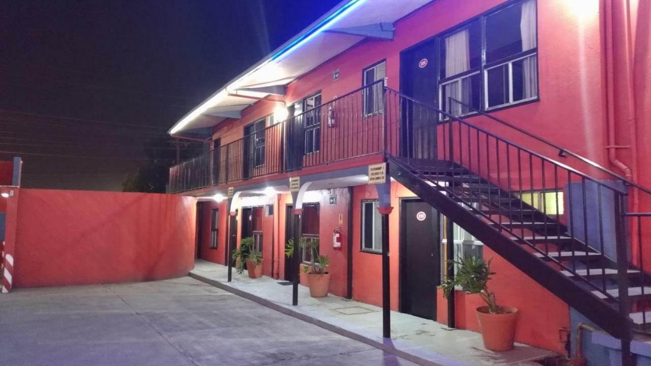 Motel Agora เอนเซนาดา ภายนอก รูปภาพ