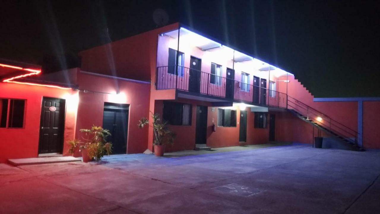 Motel Agora เอนเซนาดา ภายนอก รูปภาพ